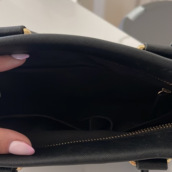 Vince camuto handbag - Picture 2 of 3